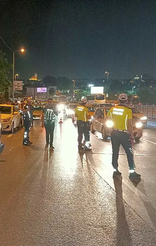 Beyoğlu’nda yapılan denetimde 37 bin 659 TL ceza uygulandı; 3 korsan taksi yakalandı