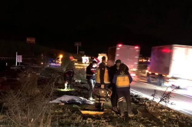 SON DAKİKA: Burdur’da feci kaza! Takla atarak ters şeride girdi: 2 ölü 4 yaralı