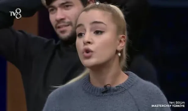 Masterchef'te ağza alınmayacak hakaretler 'sen yılansın, psikopat, yalancı' Dilara ve Burcu saç saça baş başa şefler zor ayırdı-9