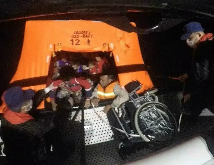 İzmir açıklarında düzensiz göçmen operasyonu
