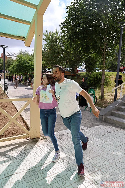 KPSS'de yine aynı manzara: Geç kalanlar koşarak yetişmeye çalıştı - 8