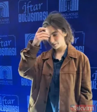 Eleştiriler Ve Beğeniler Karşı Karşıya Ava Yaman, Rol Aldığı Yapımlardaki Şık Ve Özenli Halinin Aksine, İftar Davetine Oldukça Sade Bir Kombinle Katıldı. 18...