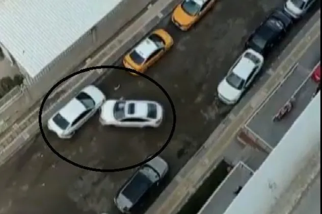 Diyarbakır'da ailesiyle tartışan şahıs otomobiliyle 7 araca bilerek çarptı