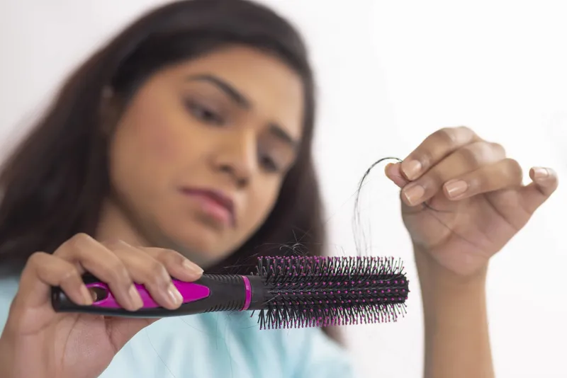 sacinizi-seviyorsaniz-bu-sampuani-kullanmayin-uzmanlardan-kritik-uyari-meger-yaglanma-kepek-dokulme-egzama-1708021307047.jpg Uzmanlardan kritik uyarı! Saçınızı seviyorsanız bu şampuanı kullanmayın! Meğer yağlanma, kepek, dökülme, egzama...-3