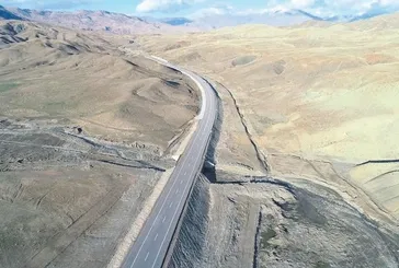 Sarp dağlar aşıldı | Şırnak ile Van'ı birbirine bağlayacak tünelde ışık gürüldü