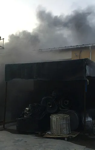 İstanbul Başakşehir'de fabrika yangını!