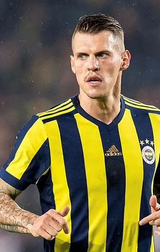 Martin Skrtel gitti gidiyor!