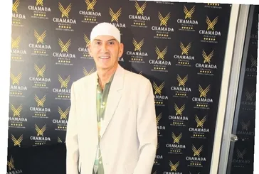 Altay Kıbrıs sahnesinde coşturdu: Evde 200 bandanam var diyerek şaşırttı!