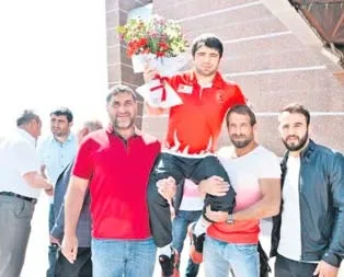 Erzurum’da bronz coşkusu