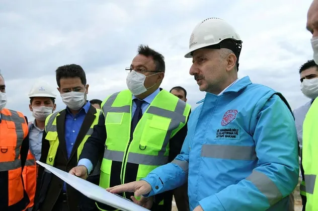 Son dakika: Bakan Karaismailoğlu: Ankara-Sivas YHT projesinin bu yıl hizmete alınması için çalışmalar sürüyor