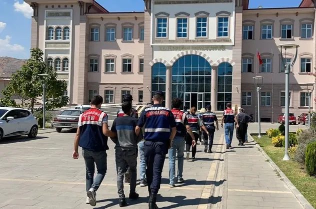 8 ilde eş zamanlı PKK/KCK operasyonu! Çok sayıda gözaltı var...