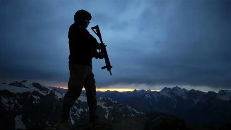 ▶️ MSB acı haberi duyurdu: Pençe-Kilit operasyonu bölgesinde 1 asker şehit 1 asker yaralı