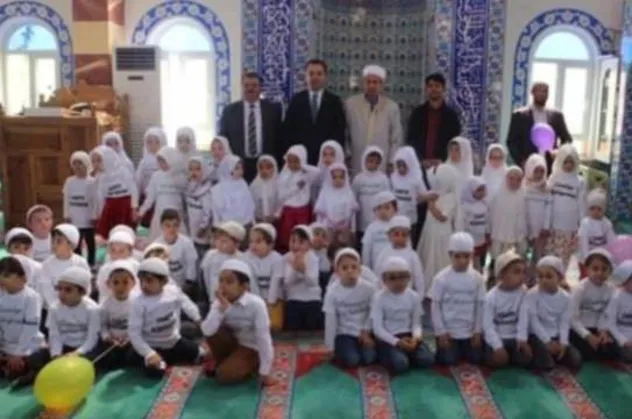 Terör örgütlerinin sesi Cumhuriyet gazetesinden namaz nefreti
