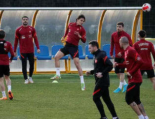 Burak Yılmaz mı Enes Ünal mı? Milli Takım Teknik Direktörü Stefan Kuntz'u zor bir tercih bekliyor!