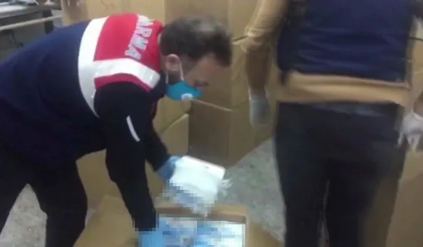 Son dakika: İstanbul Sultangazi'de maske operasyonu: 800 bin maske ele geçirildi-2