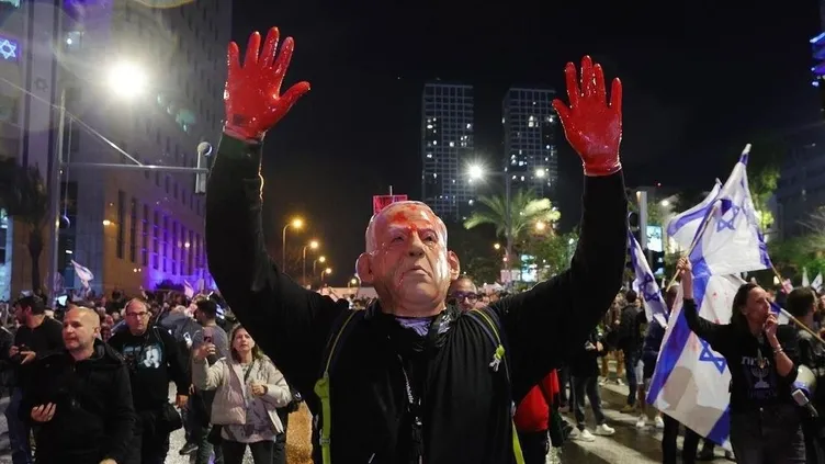 ▶️ İsrail'de yüzlerce kişi katil Netanyahu'nun istifası için toplandı! "Herkes biliyor ki sen suçlusun"