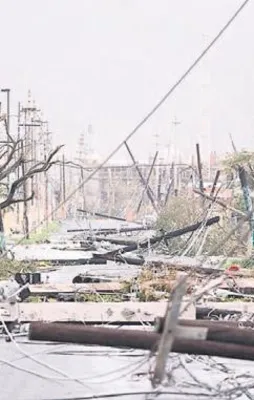 Maria kasırgası yıkmaya başladı