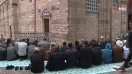 79 yılın ardından Kariye Camii’nde ilk Cuma namazı! Vatandaşlar Kariye Camii’ye akın etti