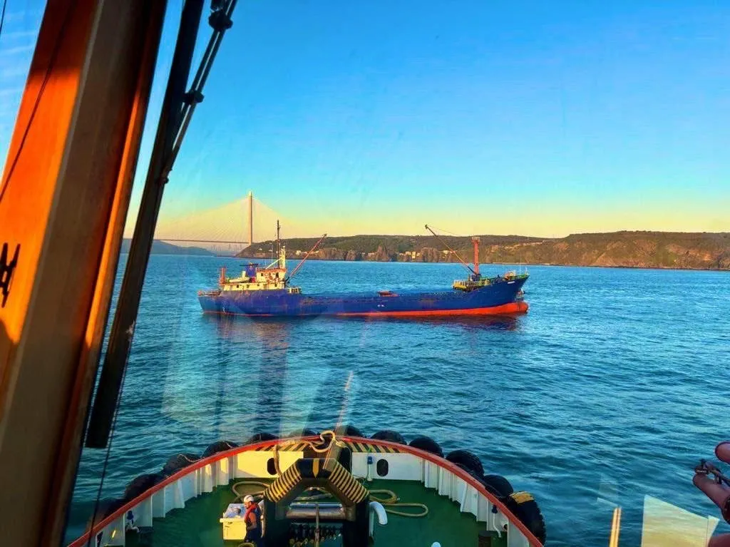 Kıyı Emniyeti Genel Müdürlüğü duyurdu: İstanbul Boğazı gemi trafiğine açıldı