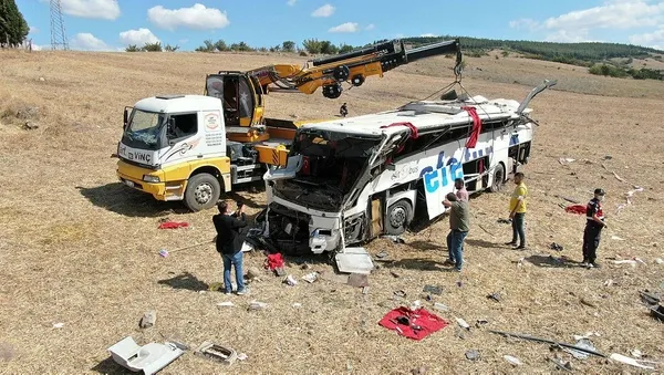 Balıkesir yolunda otobüs takla attı, ölenlerin hayatı ağlattı! Kimi doktor olmak istiyordu, kimisi son anda bindi-7