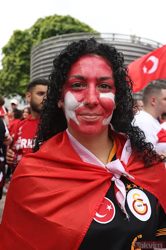 Türkiye-Portekiz maçı öncesi Türk taraftarlar Dortmund'u adeta kırmızı beyaza boyadı | Filistin yine unutulmadı - 15