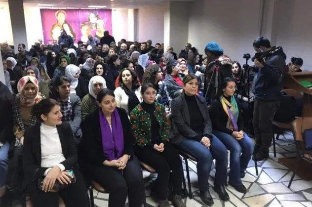 HDP'li vekiller Paris'te öldürülen PKK'lı teröristleri anma töreninde