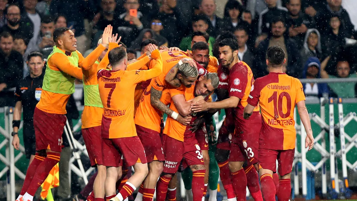 Galatasaray rekor kırarak şampiyon oldu! Spor yazarları tarihi maçı değerlendirdi