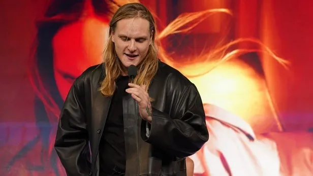 bennu-geredenin-oglu-dilan-sevgilisi-laura-shakimova-ile-goruntu-vermemek-icin-kirk-takla-atti-cicekcilere-500-1659212665227.jpeg Bennu Gerede'nin oğlu Dilan sevgilisi Laura Shakimova ile görüntü vermemek için kırk takla attı! Çiçekçilere 500 TL verip...-5