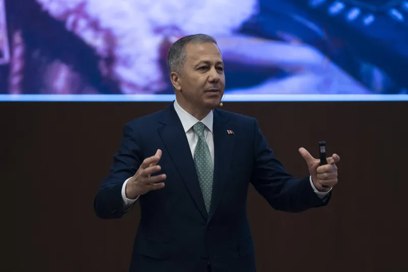 İÇİŞLERİ BAKANI ALİ YERLİKAYA