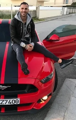 Ünlüler ve otomobilleri