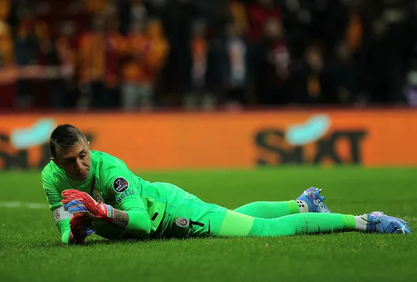 Son dakika Galatasaray haberleri... Fernando Muslera mı Inaki Pena mı? Dikkat çeken istatistik-2