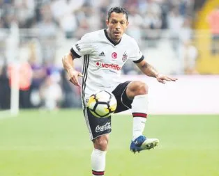Adriano yeni görevinden çok memnun