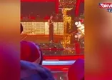 Murat Boz saçını Ayça Ayşin Turan için ektirmiş meğer! O Ses Türkiye Yılbaşı Özel'de el ele göz göze görüntüler: "Madem beni kırmamış...