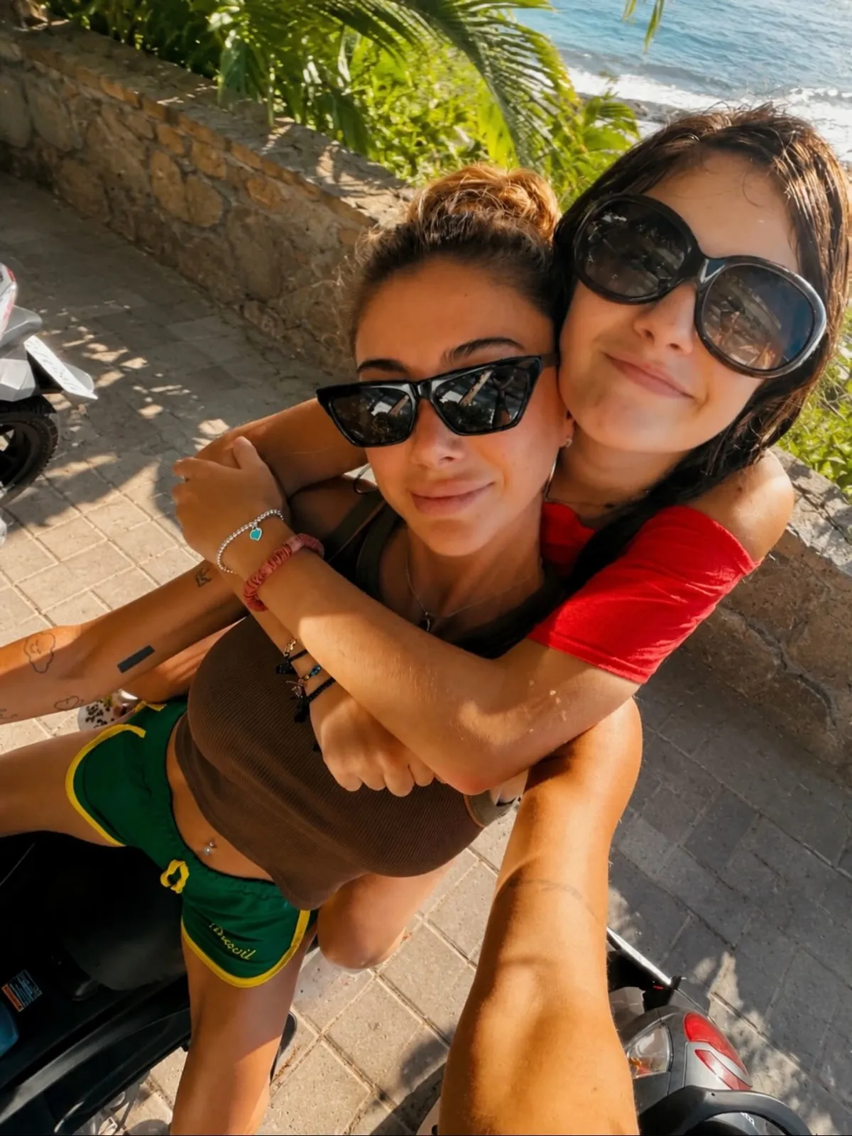 1787133570069.jpg Anne-kız eğlenirken bir anda söyledi: Melisa Ilıcalı annesi Şeyma Subaşı’nı o ünlü isme benzetti-5