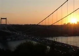 Köprüdeki kaza trafiği felç etti