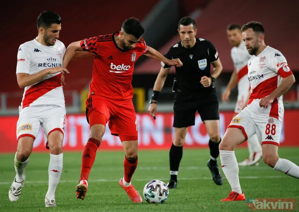 Ziraat Türkiye Kupası'nı kazanan Beşiktaş kupayı kaldırdı! İşte kutlamalardan kareler... - 10