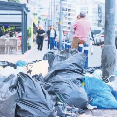 Düşmanı denize döktük çöpünü dökemedik!