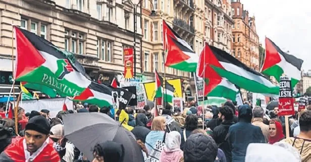 BBC'ye İsrail yanlısı tutum sergilediği için protestoculardan büyük tepki!