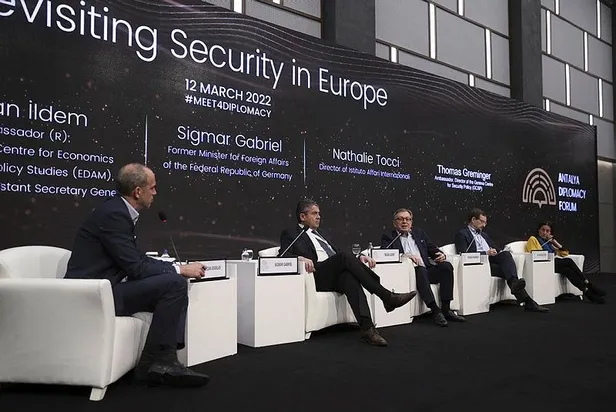 Patriotlar konusundaki samimiyetsizliği de PKK meselesini de açık açık anlattı! Eski Alman bakan Gabriel'den itiraf gibi açıklamalar-3