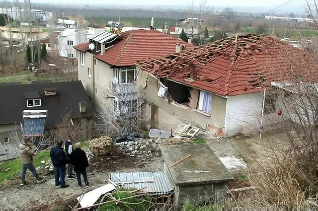 Denizli'de gaz sıkışması nedeniyle patlama! Ev harabeye döndü! 1 ağır yaralı