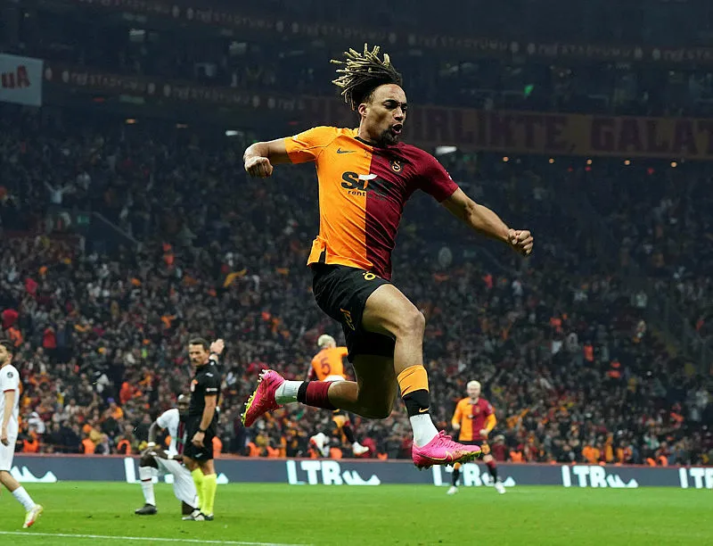 GALATASARAY HABERLERİ | Okan Buruk'tan 3 yıldız için flaş rapor! - 22