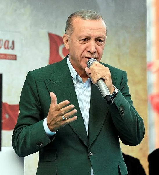 son-dakika-baskan-erdogandan-sivasta-onemli-aciklamalar-gandi-kemal-olarak-basladigi-yolculugu-nazi-kemal-olar-1684896298626.jpeg Son dakika: Başkan Erdoğan'dan Sivas'ta önemli açıklamalar: Gandi Kemal olarak başladığı yolculuğu Nazi Kemal olarak bitirecek-7