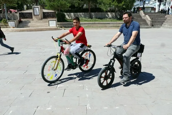 1500-liraya-yapildi-50-kurusla-45-kilometre-yol-gidiyor-1658921491001.jpg 1500 liraya yapıldı! 50 kuruşla 45 kilometre yol gidiyor-3