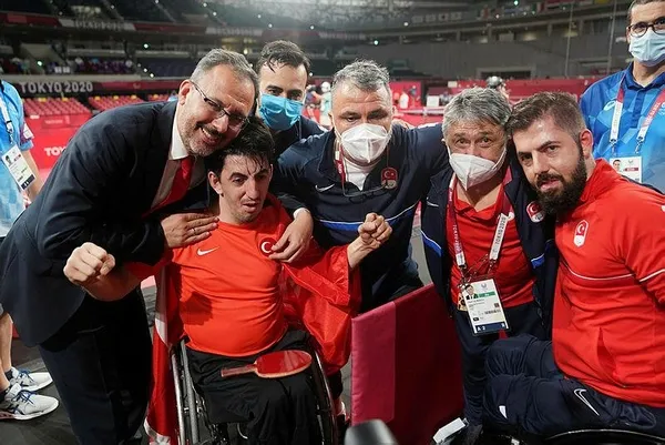 Trabzonspor Busenaz Sürmeneli'den sonra 2. şampiyonu çıkardı! Olimpiyat şampiyonu Abdullah'ın müthiş hikayesi-6