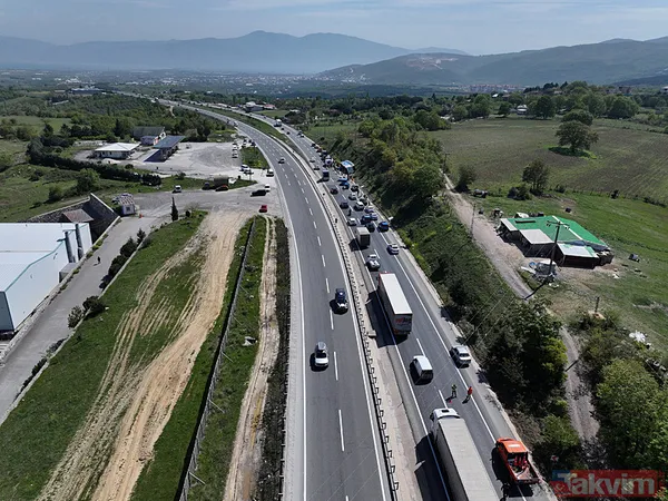 Yalova'da düz yolda giden otobüs devrildi! Görüntüler ortaya çıktı - 6