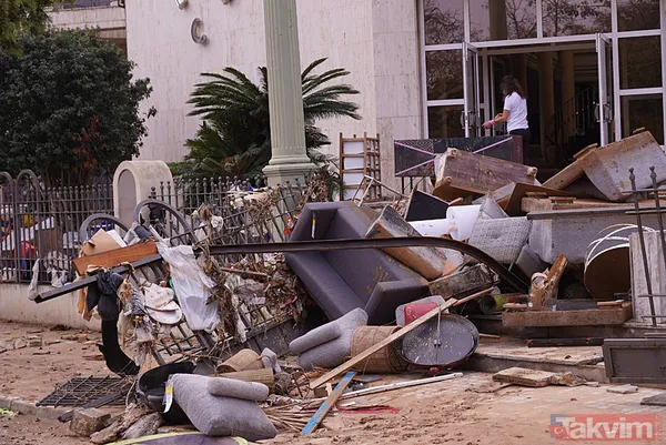 İspanya'da sel felaketinin yaraları sarılmaya çalışılıyor: En az 217 kişi öldü | Katalonya bölgesi de sular altında kaldı - 14