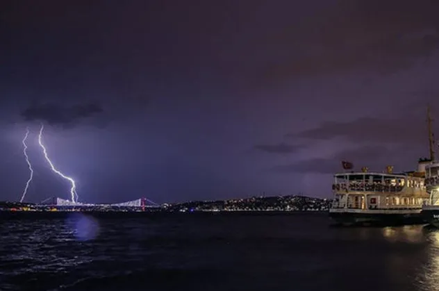 Yıldırım dehşeti! Ölü ve yaralılar var
