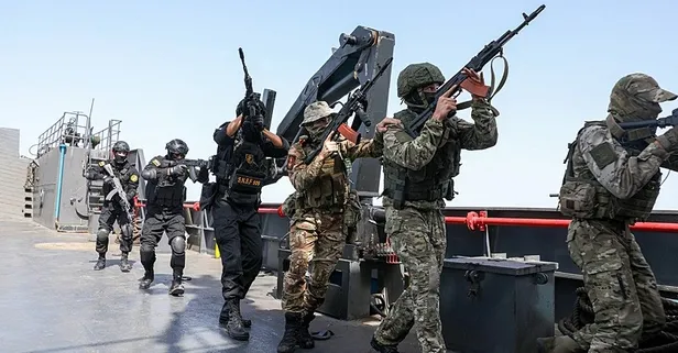 İran ve Rusya'dan ortak tatbikat: Hürmüz Boğazı'ndan Hint Okyanusu'na gemi operasyonu