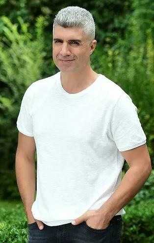 Özcan Deniz, İranlı Samar Dadgar'ı ilan-ı aşk etti