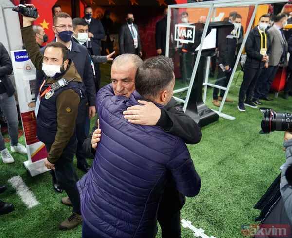 Galatasaray - Fenerbahçe derbisinde olay! Fatih Terim kırmızı Vitor Pereira sarı kart gördü - 1